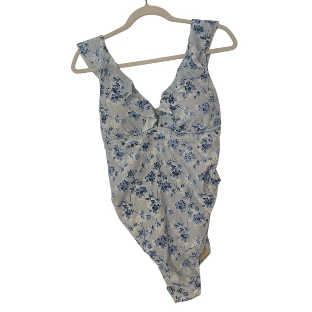 NWT A Pea in the Pod Ruffled Maternity Floral Swimsuit Light Blue Size M